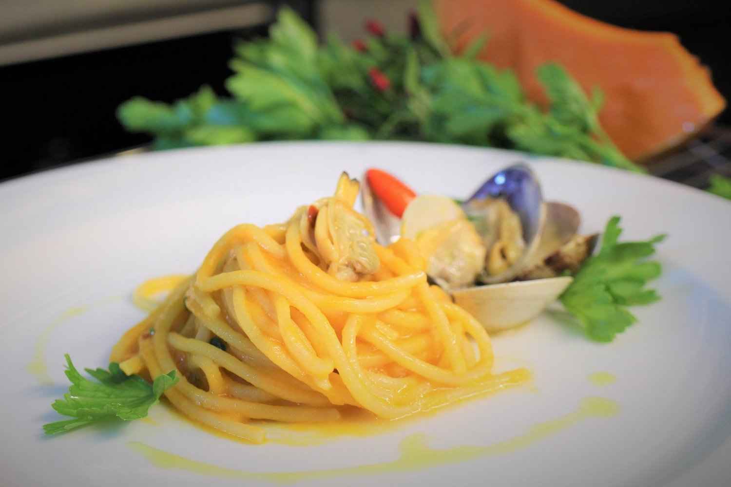 spaghetti alla crema di zucca piccante e vongole